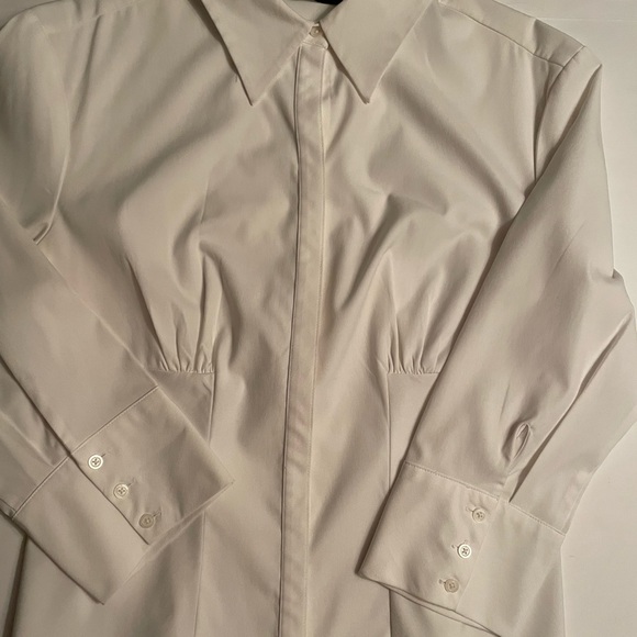 Express white bottoms down shirt size 9/10. Stretchy, 2/3 sleeves - Picture 8 of 14